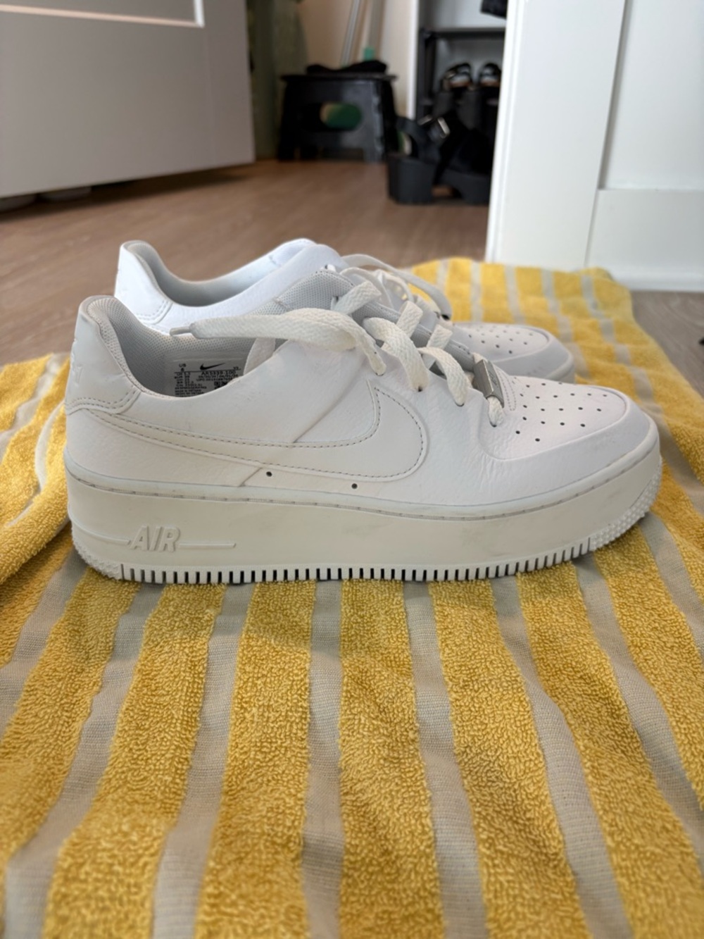 Nike Air Force 1 Sage Low